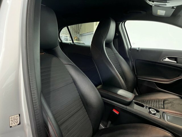 Mercedes-Benz GLA Class Gla 180 Urban Edition #16