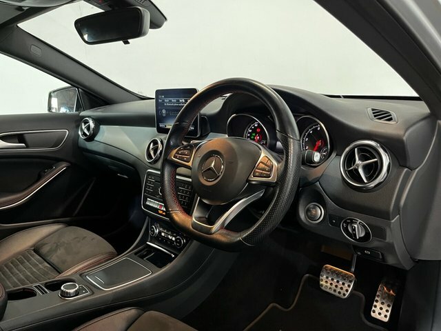 Mercedes-Benz GLA Class Gla 180 Urban Edition #18