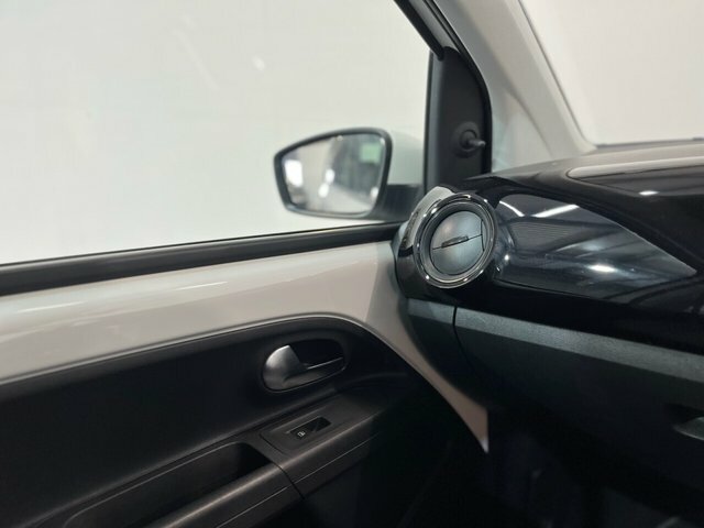 Volkswagen Up Move Up Used #28