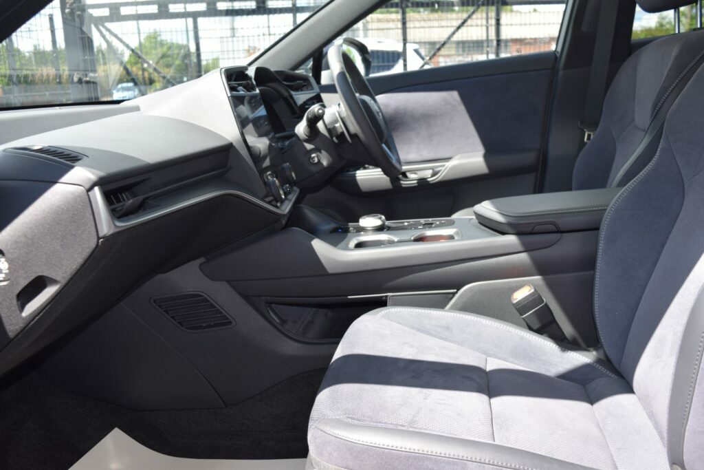 Lexus RZ 300E 71.4Kwh Premium Plus Blue #37