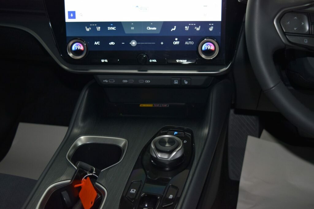 Lexus RZ 300E 71.4Kwh Premium Plus Blue #32