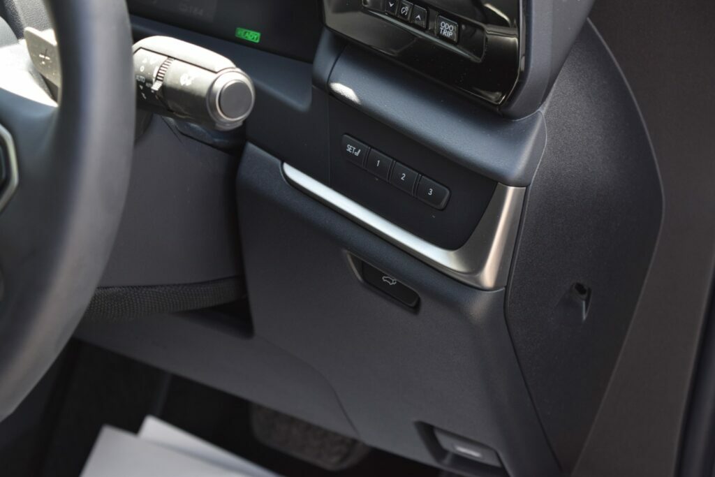 Lexus RZ 300E 71.4Kwh Premium Plus Blue #23