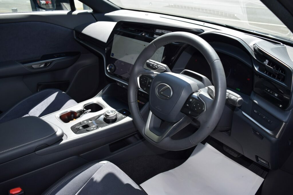 Lexus RZ 300E 71.4Kwh Premium Plus Blue #15