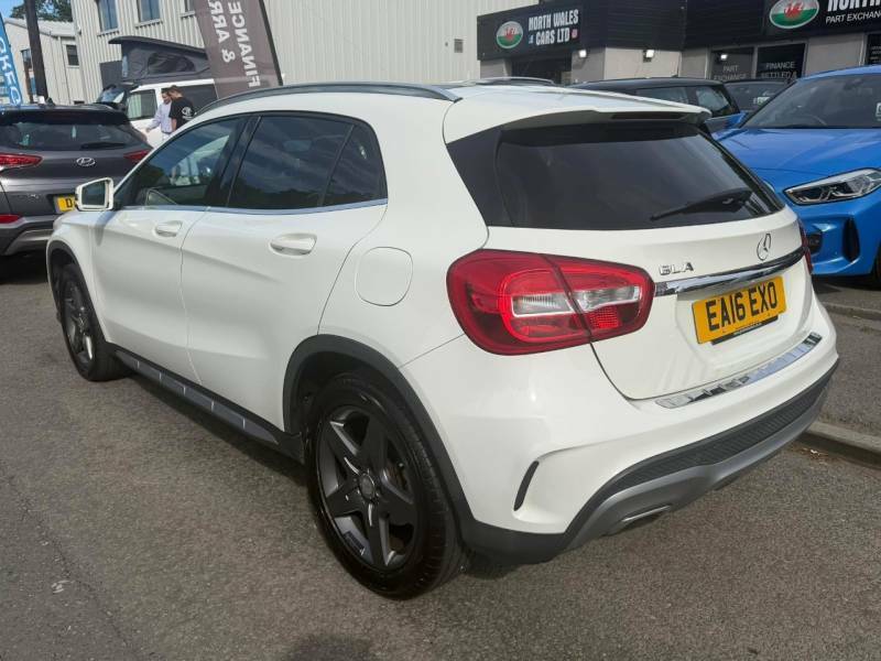 Mercedes-Benz GLA Class Gla 200D Amg Line White #3
