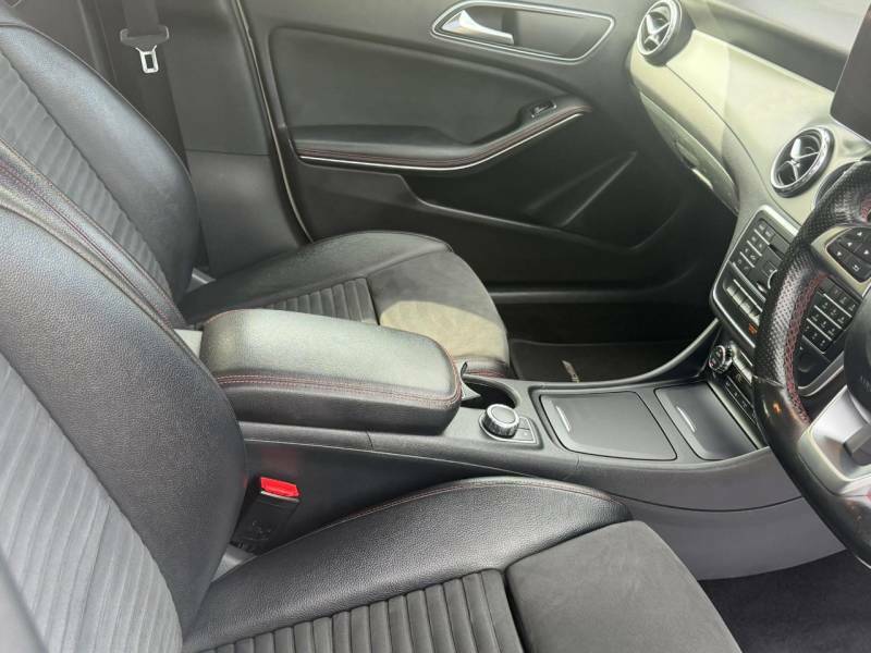 Mercedes-Benz GLA Class Gla 200 Se - Suv 5 Seats Grey #13