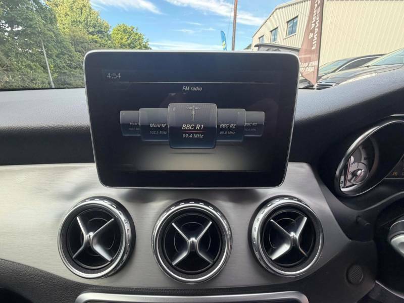 Mercedes-Benz GLA Class Gla 200 Se - Suv 5 Seats Grey #22