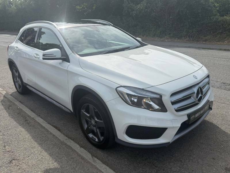 Mercedes-Benz GLA Class Gla 200D Amg Line White #2