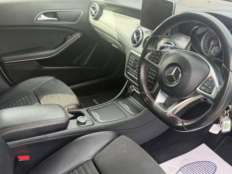 Mercedes-Benz GLA Class Gla 200 Se - Suv 5 Seats Grey #12