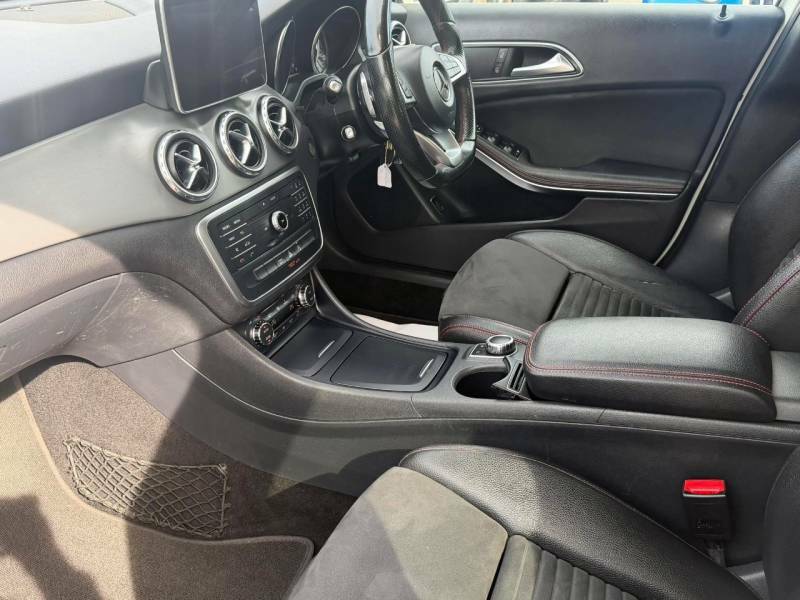 Mercedes-Benz GLA Class Gla 200 Se - Suv 5 Seats Grey #15