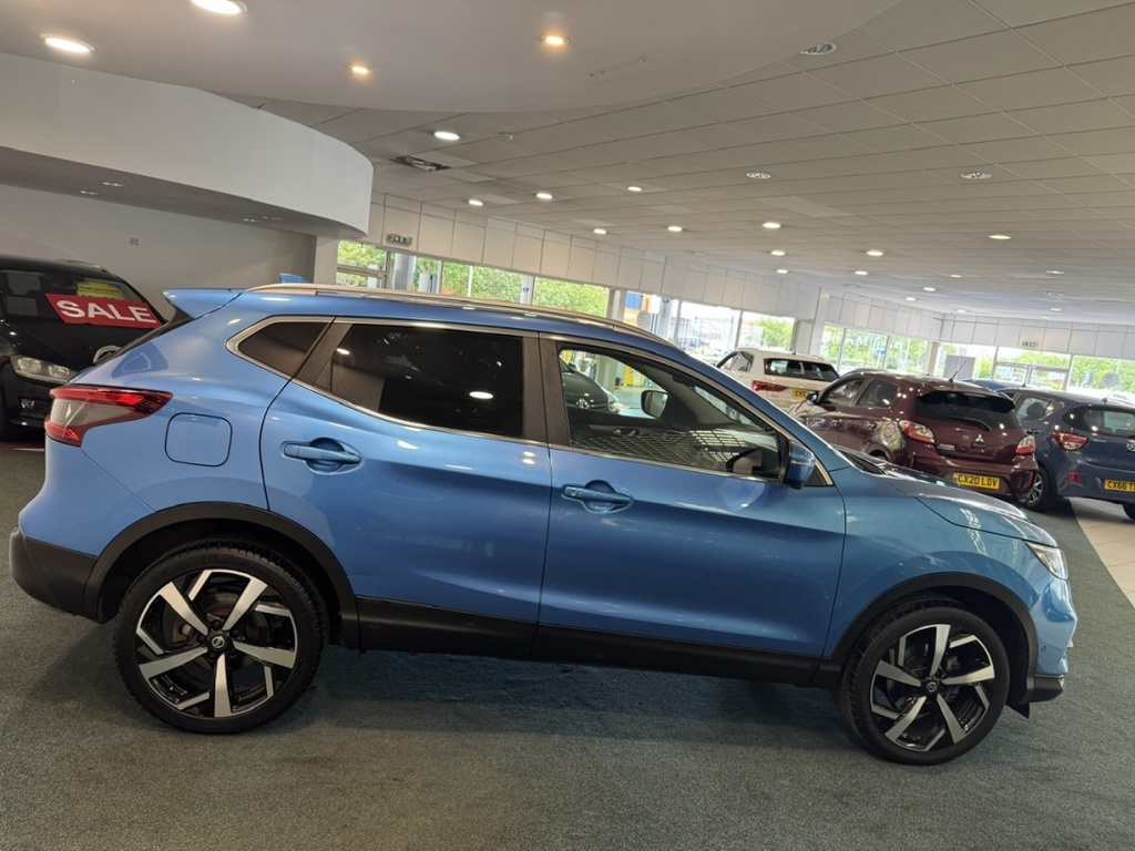 Nissan Qashqai 1.3 Dig-t Tekna MW68WKF Blue #4
