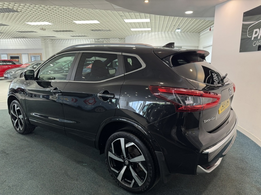Nissan Qashqai 1.5 Dci 115 Tekna CX19UUN Black #4
