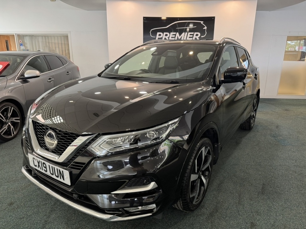 Nissan Qashqai 1.5 Dci 115 Tekna CX19UUN Black #2