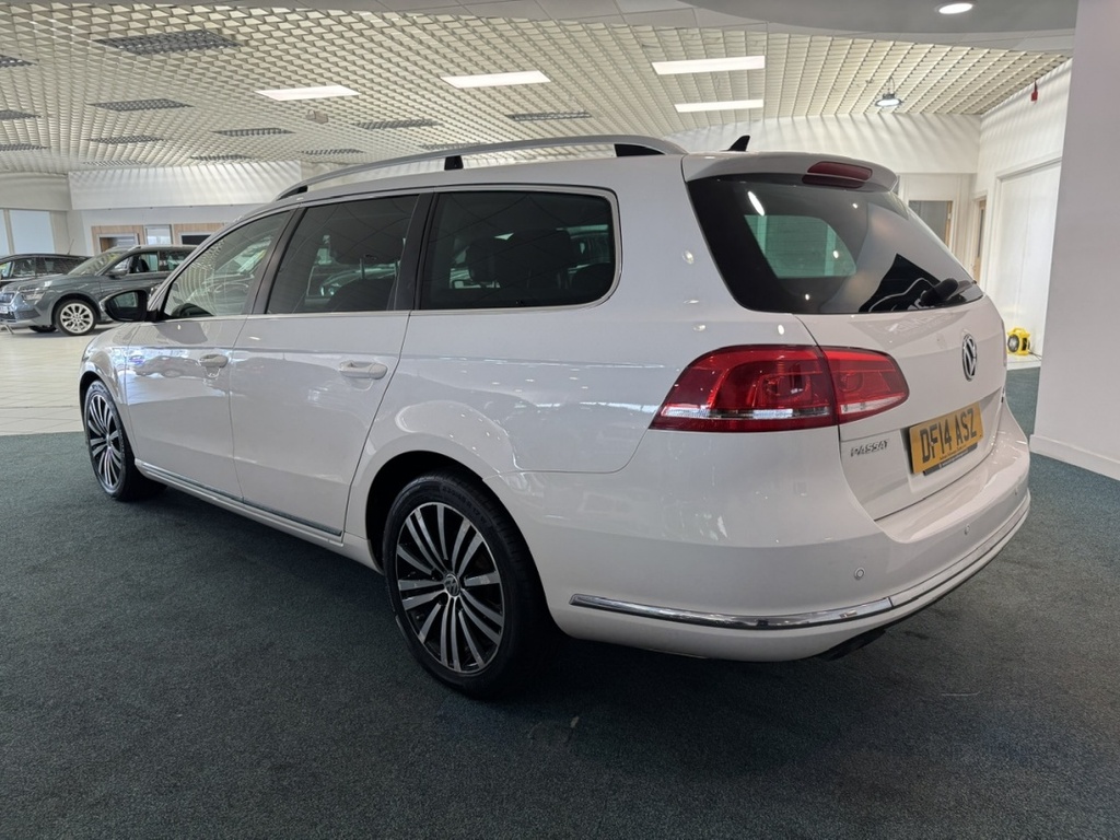 Volkswagen Passat 2.0 Tdi Bluemotion Tech Sport White #4