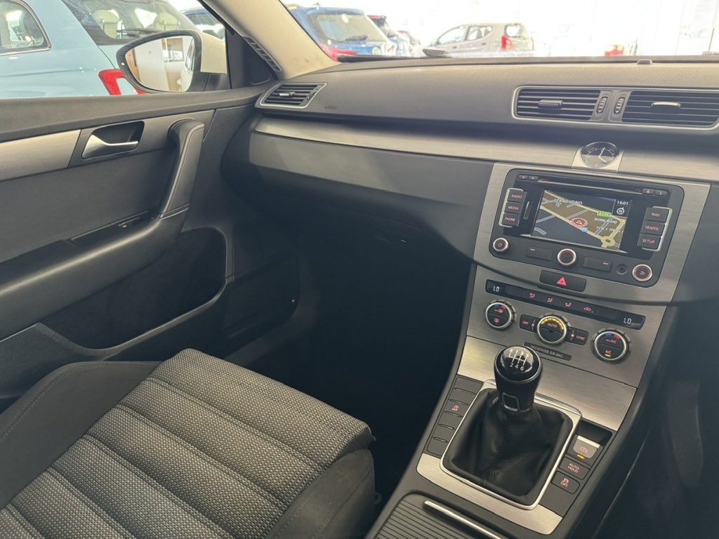Volkswagen Passat 2.0 Tdi Bluemotion Tech S Saloon Dsg Eu Silver #22