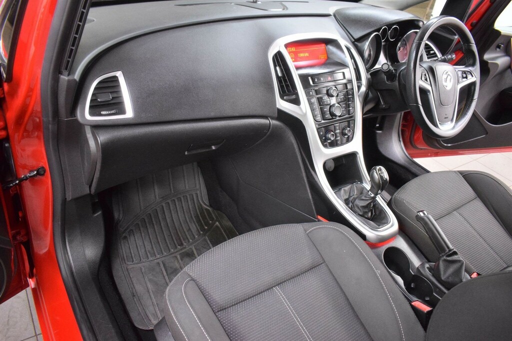 Vauxhall Astra 1.4T 16V Sri Euro 5 DN14ECT Red #3