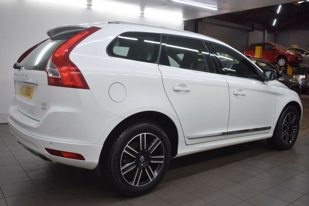 Volvo XC60 2.4 D5 Se Lux Nav Awd Euro 6 Ss YFZ5193 White #2