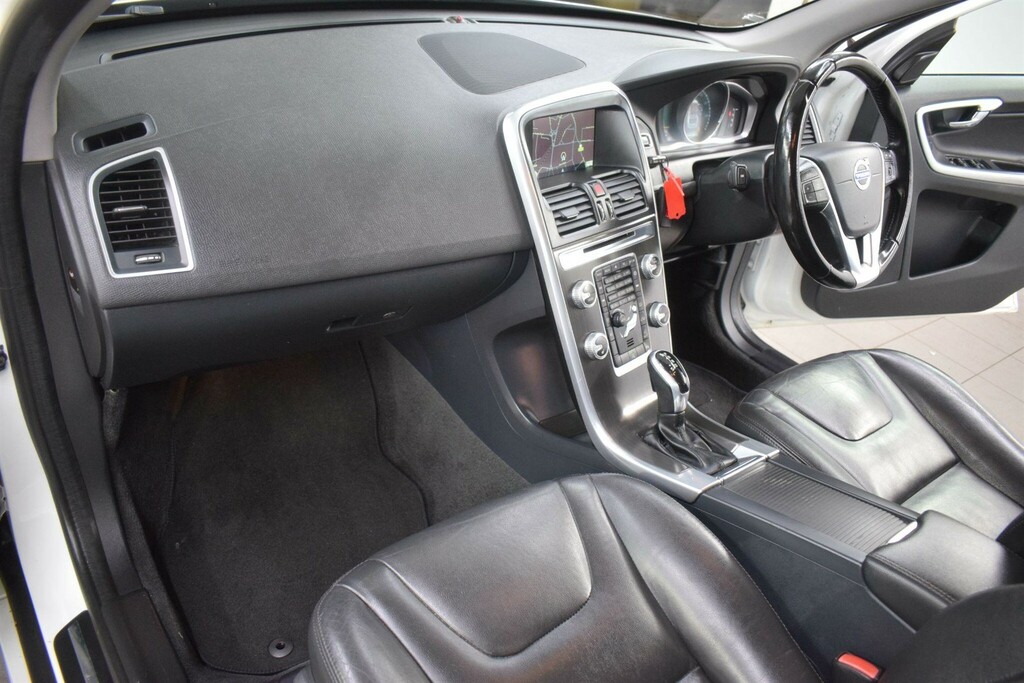 Volvo XC60 2.4 D5 Se Lux Nav Awd Euro 6 Ss YFZ5193 White #3