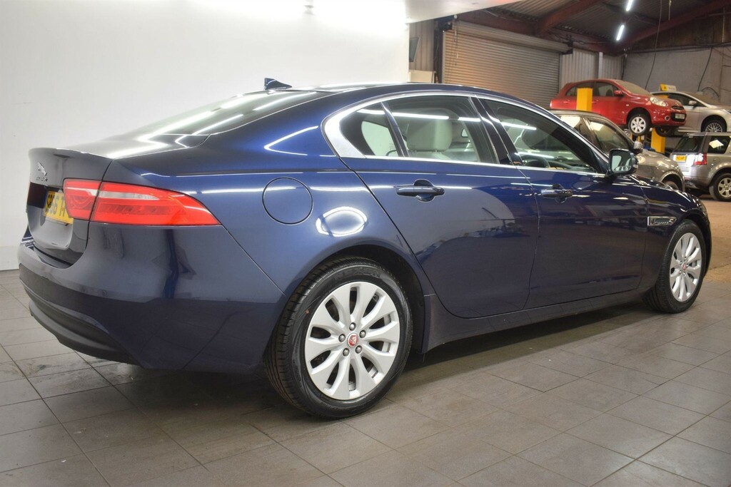 Jaguar XE 2.0D Prestige Euro 6 Ss Blue #2