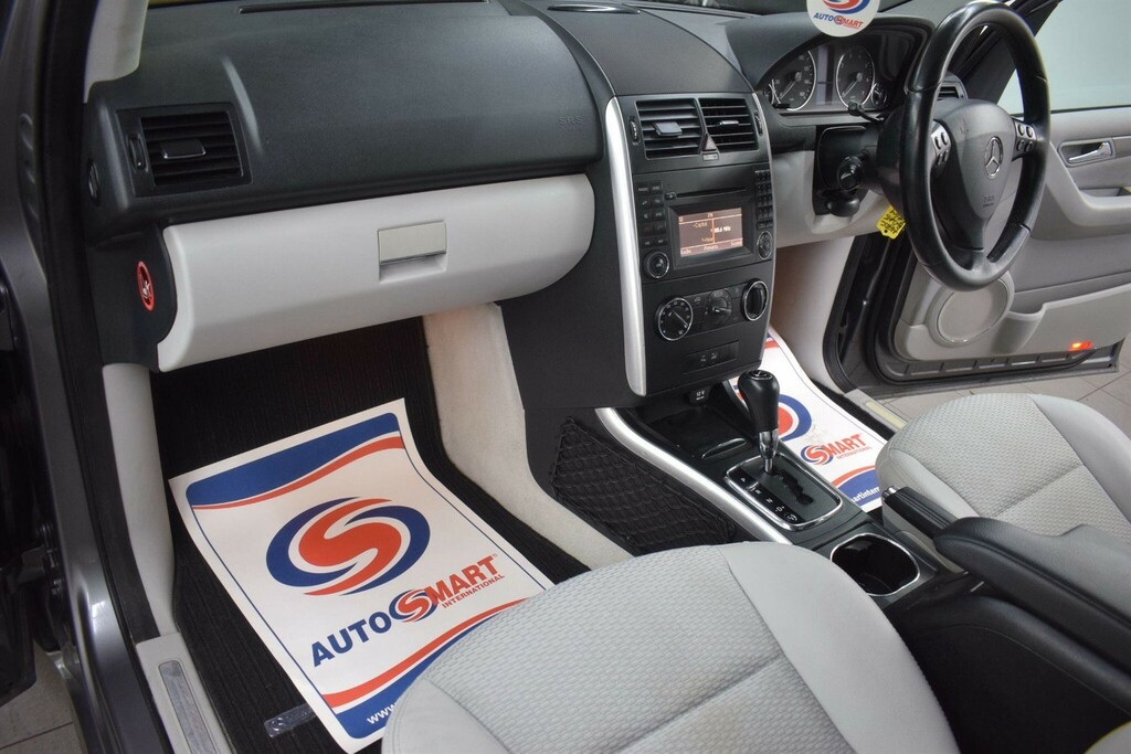 Mercedes-Benz A Class 1.5 Avantgarde Se Cvt Grey #3