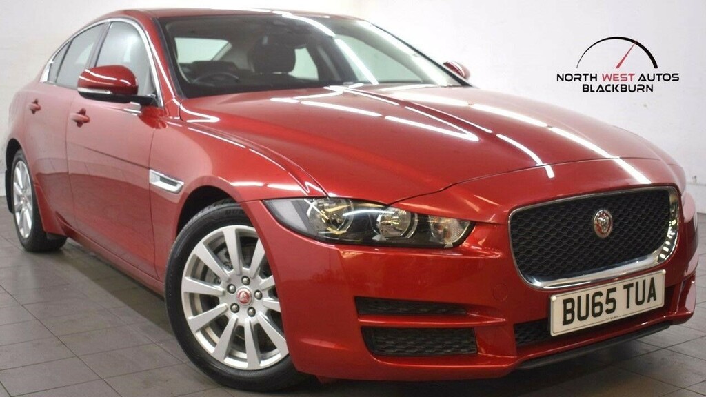 Jaguar XE 2.0D Se Euro 6 Ss Red