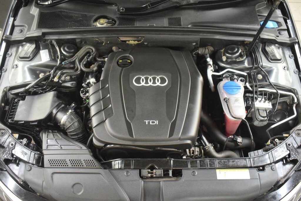 Audi A4 Avant 2.0 Tdi Black Edition S Tronic Quattro Euro 5 Ss OY15PHJ Grey #4