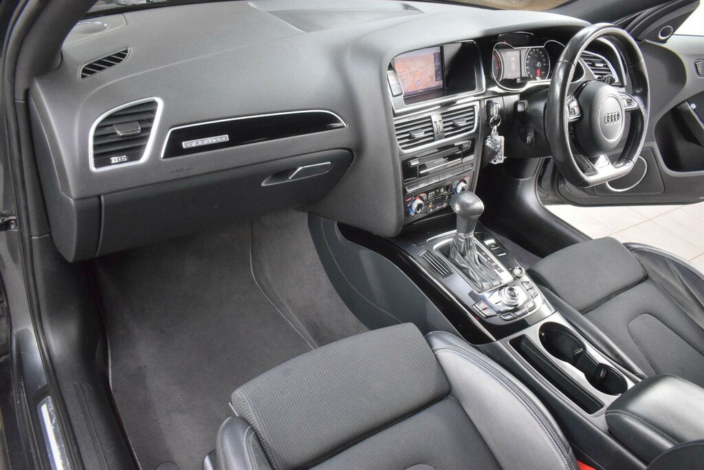 Audi A4 Avant 2.0 Tdi Black Edition S Tronic Quattro Euro 5 Ss OY15PHJ Grey #3