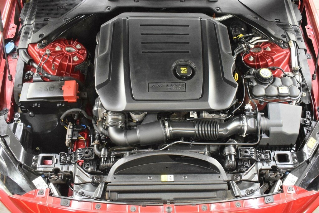 Jaguar XE 2.0D R-sport Euro 6 Ss FN17HZM Red #4