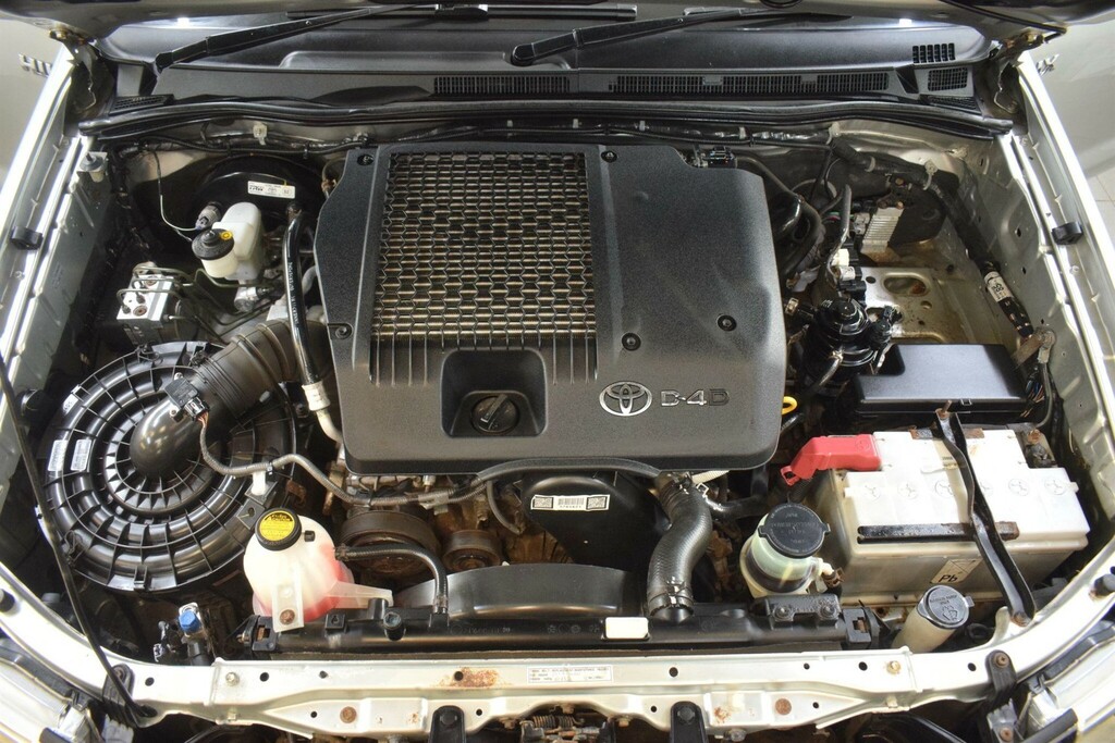 Toyota HILUX 2.5 D-4d Hl3 Pickup Double Cab 4 Silver #4