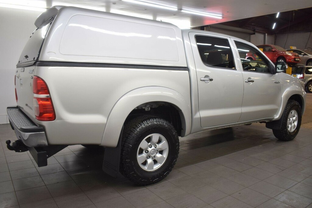 Toyota HILUX 2.5 D-4d Hl3 Pickup Double Cab 4 Silver #2