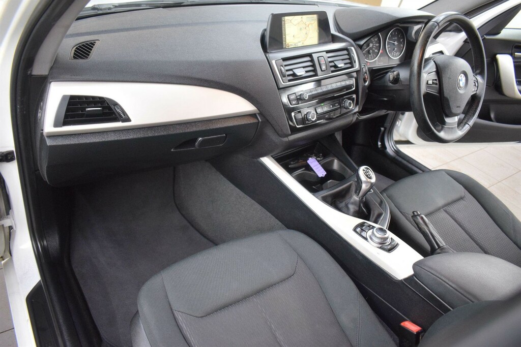 BMW 1 Series 1.5 118I Se Euro 6 Ss LR66YHL White #3