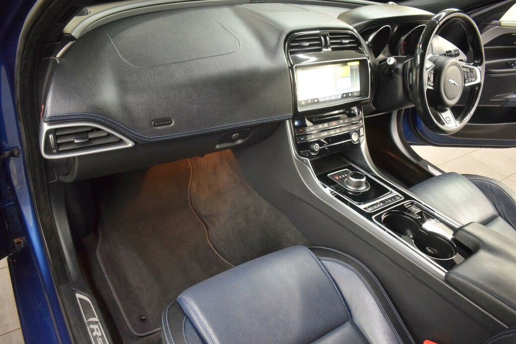 Jaguar XE 2.0D R-sport Awd Euro 6 Ss SJ16SJV Blue #3
