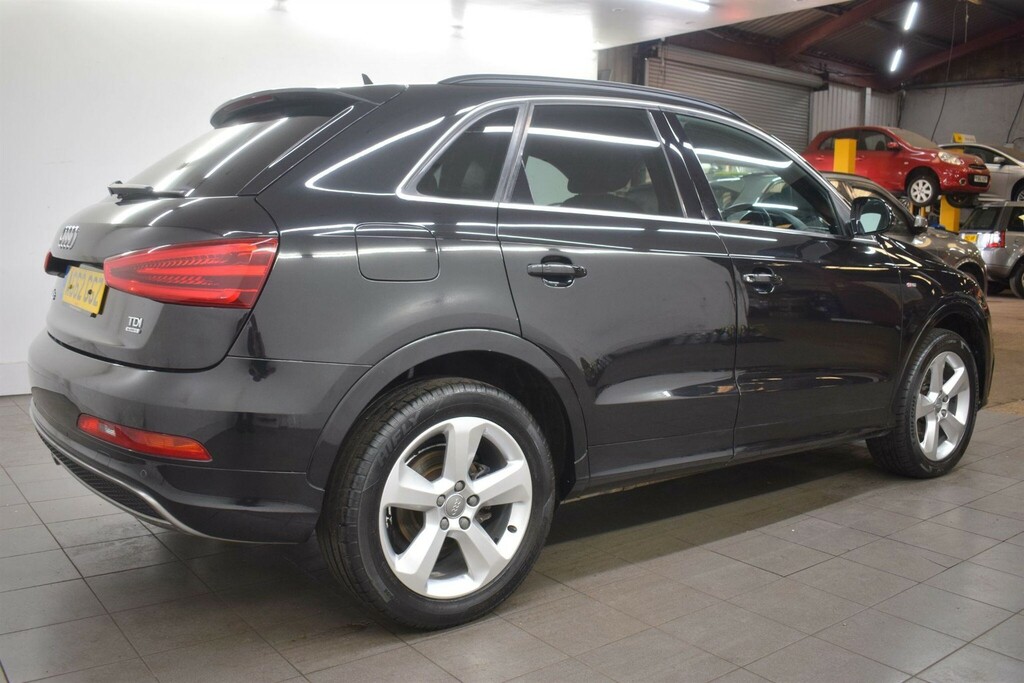 Audi Q3 2.0 Tdi S Line S Tronic Quattro Euro 5 Ss AG62GGZ Black #2
