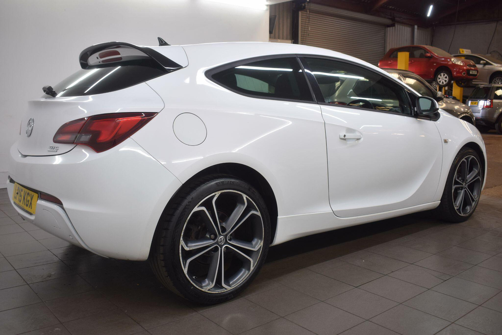 Vauxhall Astra GTC 1.4T Limited Edition Euro 5 Ss White #2
