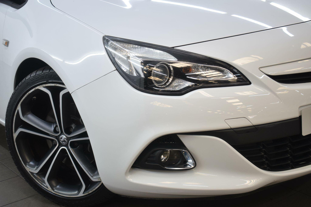 Vauxhall Astra GTC 1.4T Limited Edition Euro 5 Ss White #6
