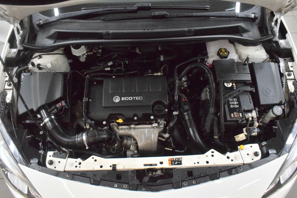 Vauxhall Astra GTC 1.4T Limited Edition Euro 5 Ss White #4