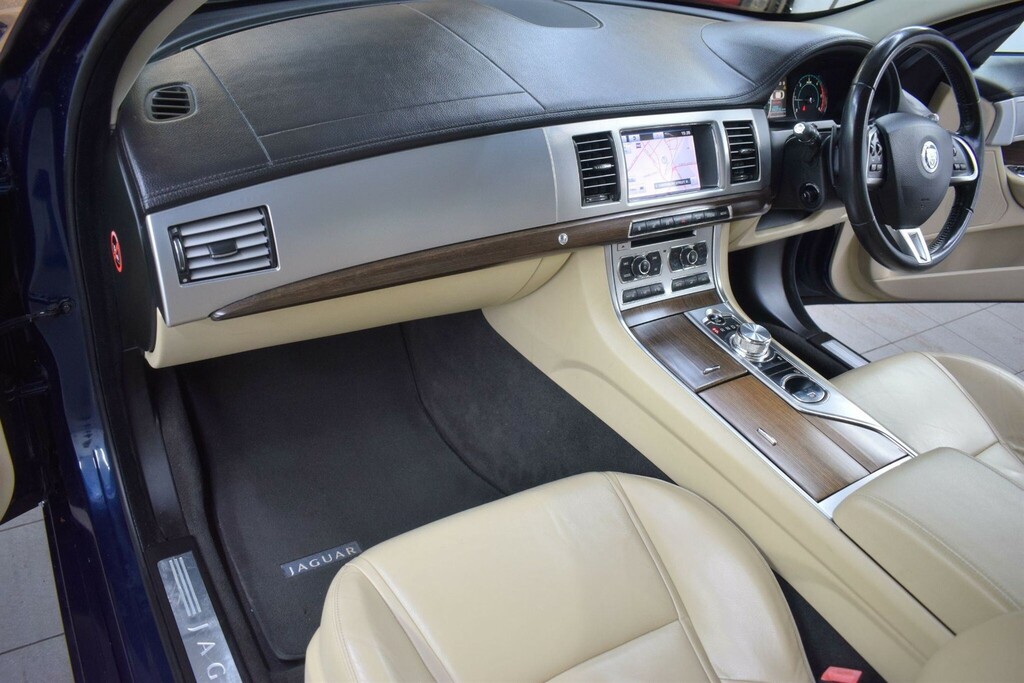Jaguar XF 2.2D Luxury Euro 5 Ss KU62VCV Blue #3