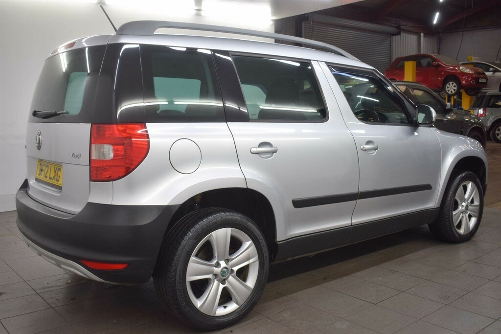 Skoda Yeti 2.0 Tdi Se 4Wd Euro 5 BF12LXG Silver #2