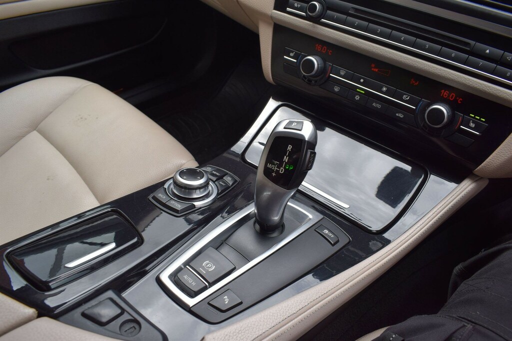 BMW 5 Series Black #25