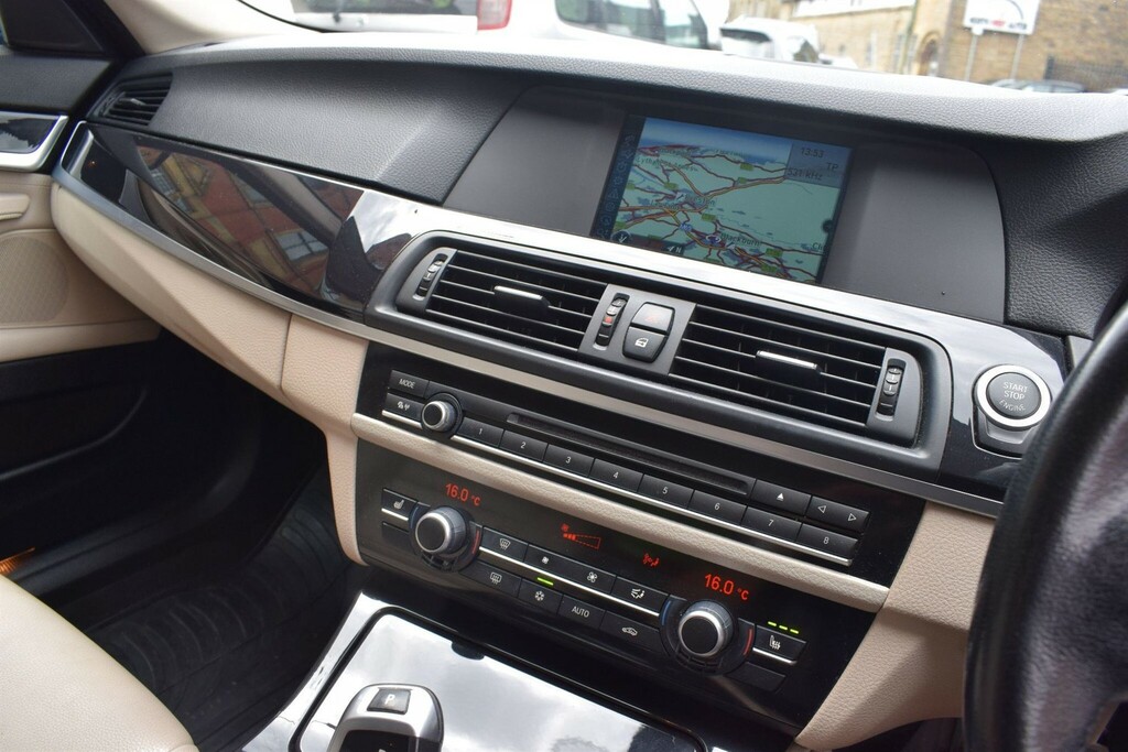 BMW 5 Series 2.0 520D Se Steptronic Euro 5 FE11YZM Grey #4