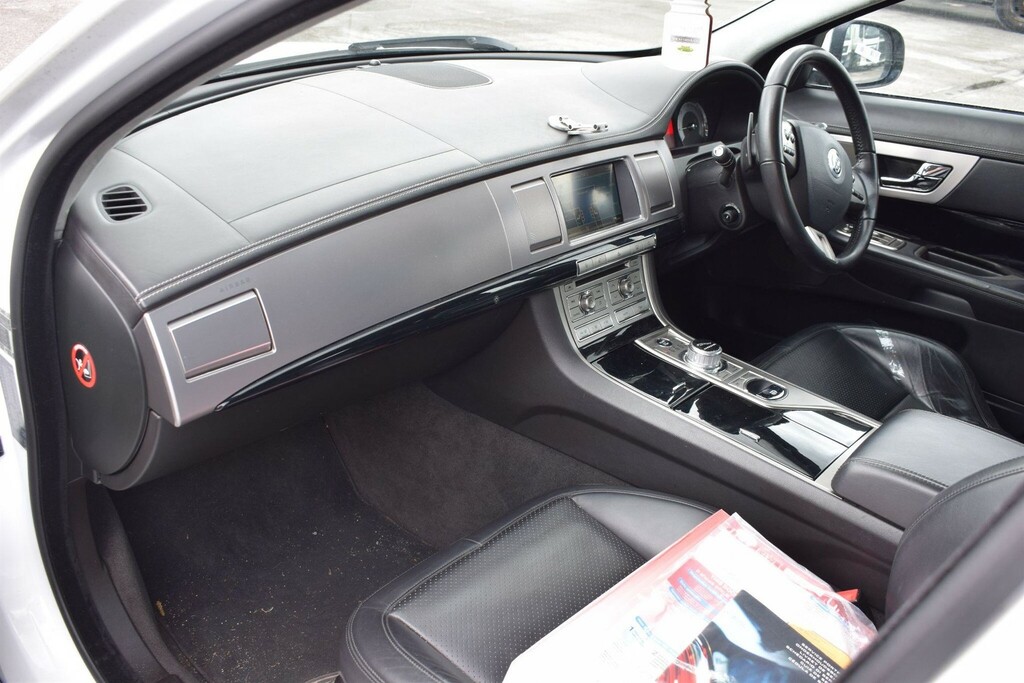 Jaguar XF 3L Premium Luxury Grey #21