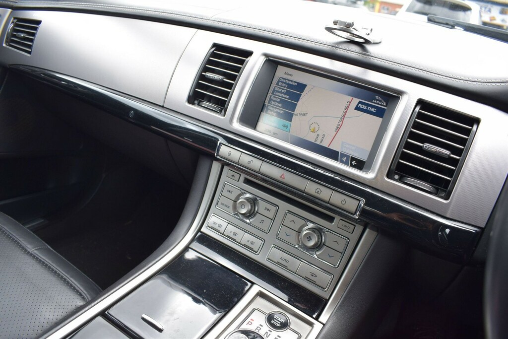 Jaguar XF Saloon White #4