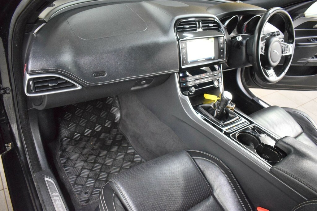 Jaguar XE 2.0D R-sport Euro 6 Ss Black #3