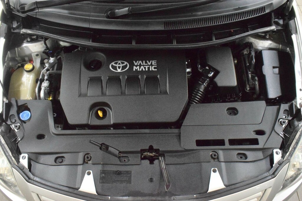 Toyota Auris 1.6 V-matic Sr Euro 5 Silver #4