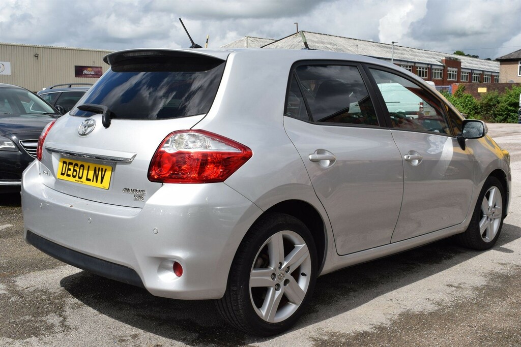 Toyota Auris Hatchback 1.33 Black #9