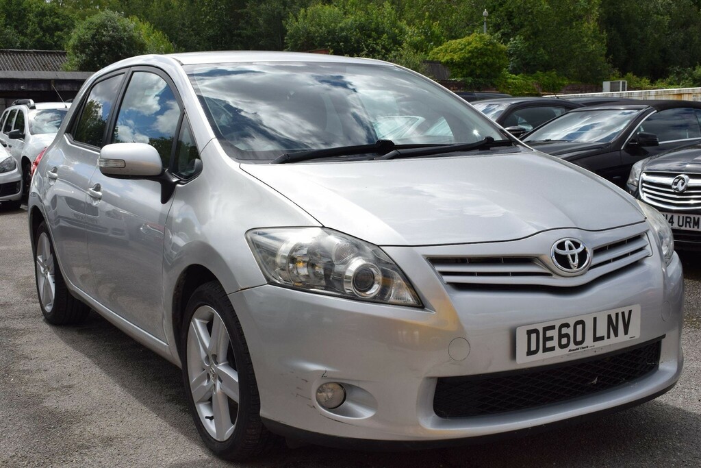 Toyota Auris Hatchback 1.33 Black #11
