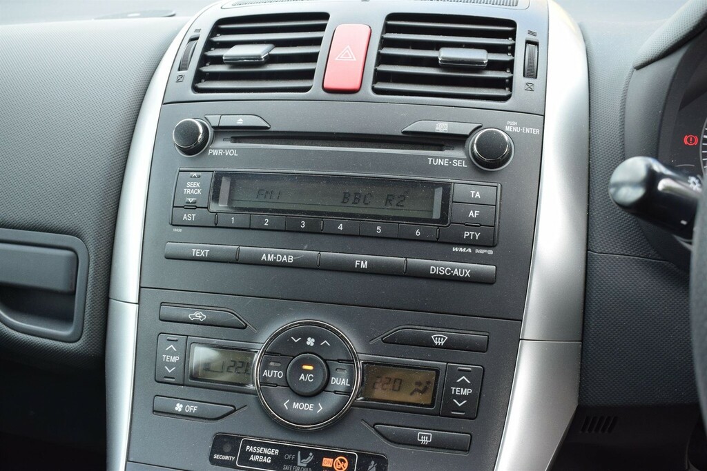 Toyota Auris 1.6 V-matic Sr Euro 5 Silver #4