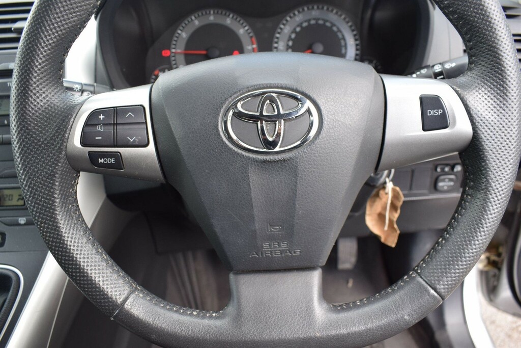 Toyota Auris Hatchback 1.33 Black #27