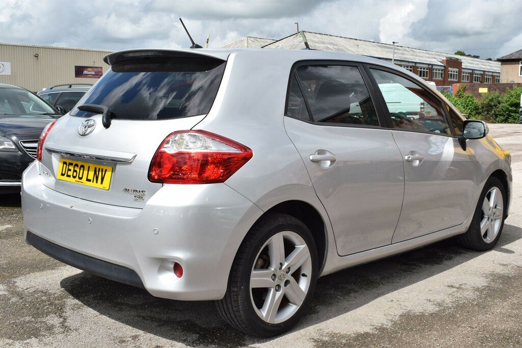 Toyota Auris 1.6 V-matic Sr Euro 5 Silver #2
