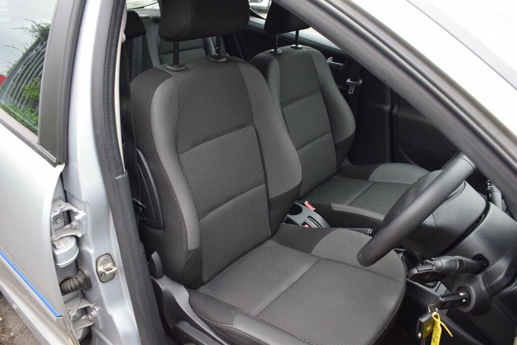 Peugeot 207 Active Vti Silver #21