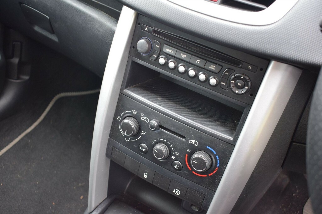 Peugeot 207 1.4 Active Euro 5 Silver #4
